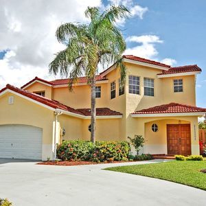 Meet your Posher, Camille